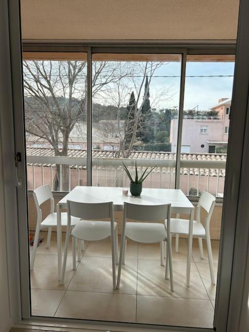 Joli Studio A Sanary-Sur-Mer Exteriör bild